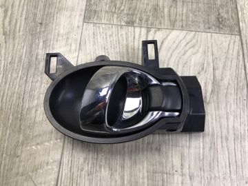 Ручка дверей внутрішня задн. лів. NISSAN VERSA B17 11-19