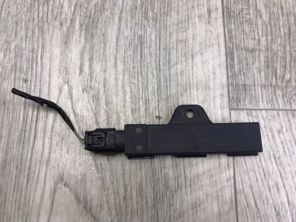 65209220831 | Антена BMW I3 (I01) 13–22