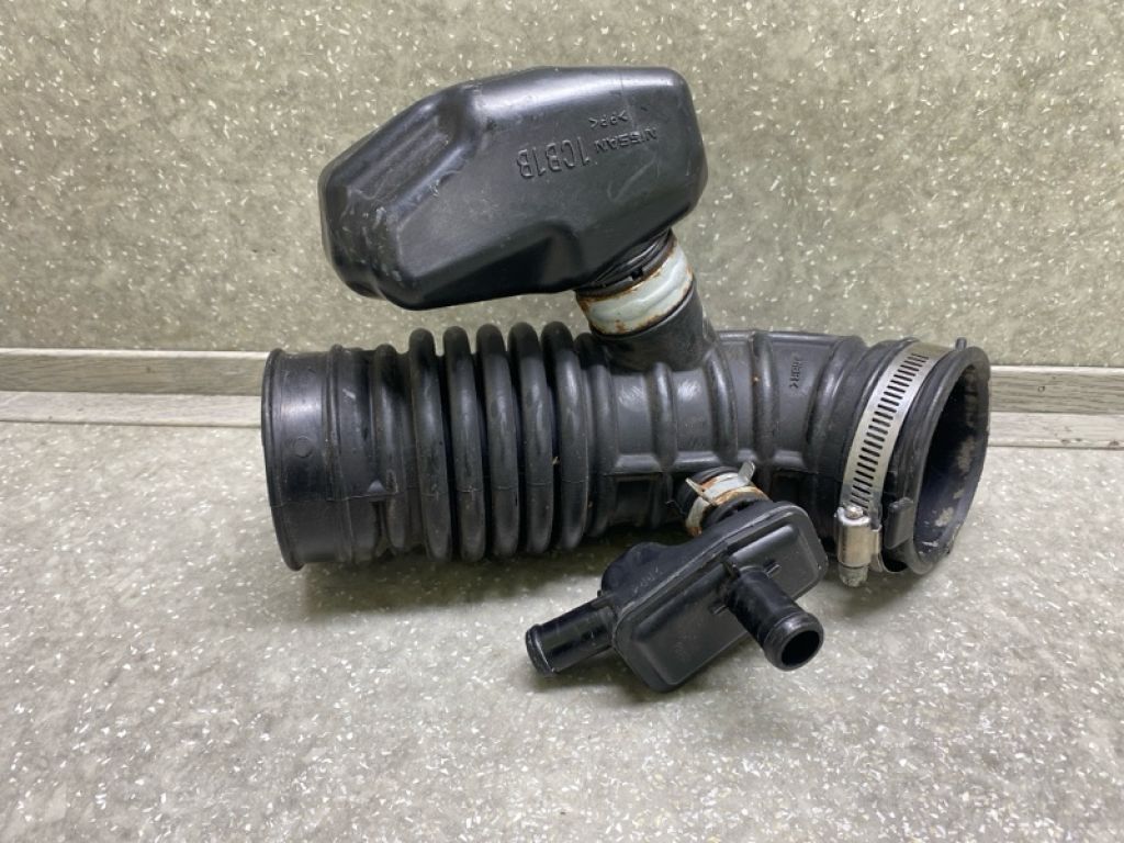 16576-1CB1A | патрубок повітряного фільтра лів. INFINITI FX/QX70 S51 08-17 - Фото 2