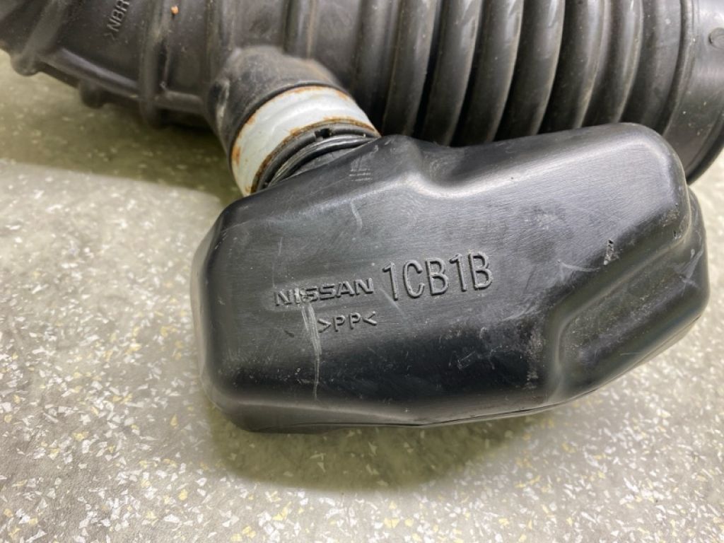 16576-1CB1A | патрубок повітряного фільтра лів. INFINITI FX/QX70 S51 08-17 - Фото 3