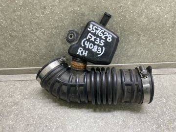 патрубок повітряного фільтра прав. INFINITI FX/QX70 S51 08-17