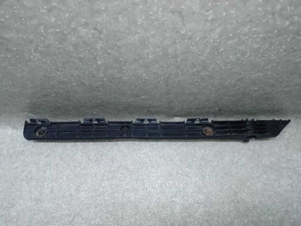 52157-06010 | Кронштейн заднього бампера прав. TOYOTA CAMRY 40 06-11