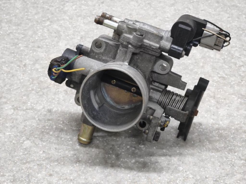 22210-0D110 | Дросельна заслінка TOYOTA COROLLA 120 00-07