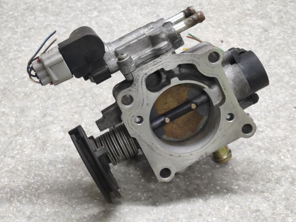 22210-0D110 | Дросельна заслінка TOYOTA COROLLA 120 00-07 - Фото 2