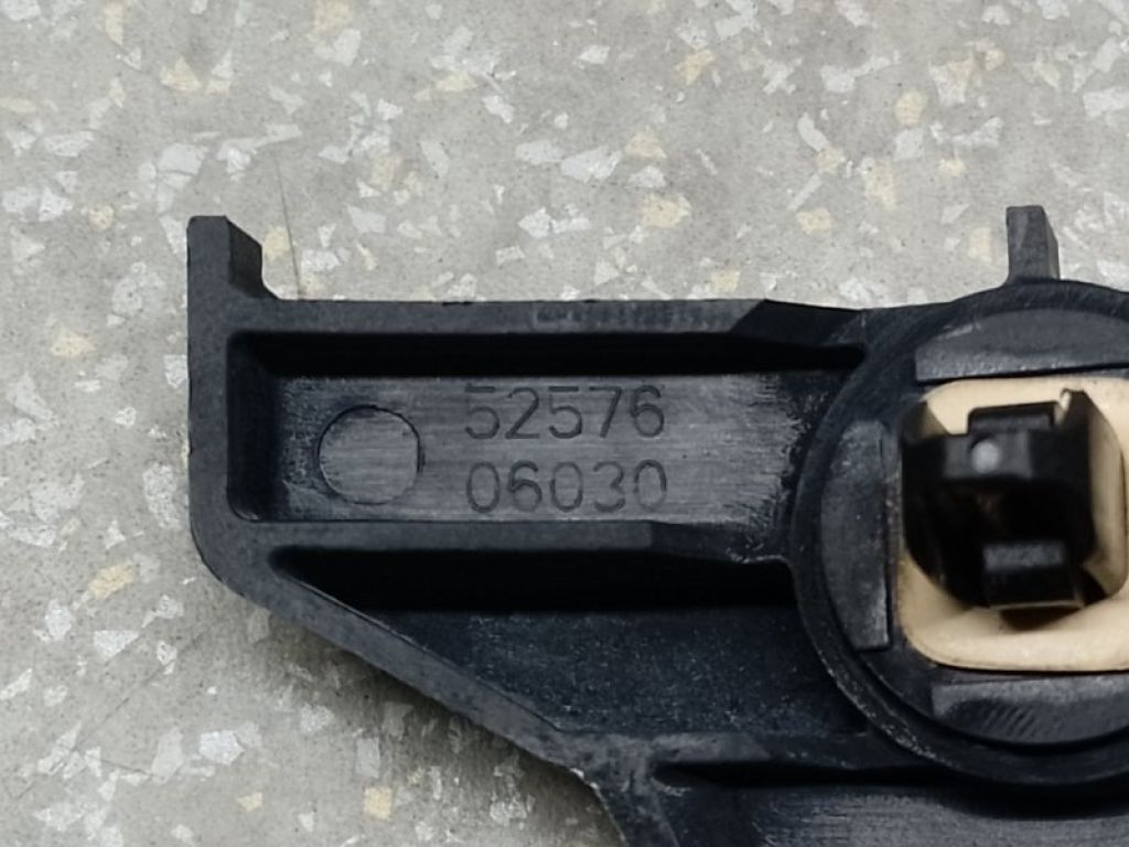 52576-06030 | Кронштейн заднього бампера лів. TOYOTA CAMRY 40 06-11 - Фото 4