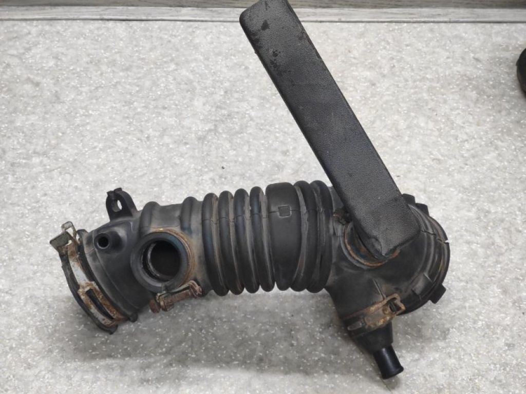 17881-0H090 | патрубок повітряного фільтра TOYOTA CAMRY 40 06-11