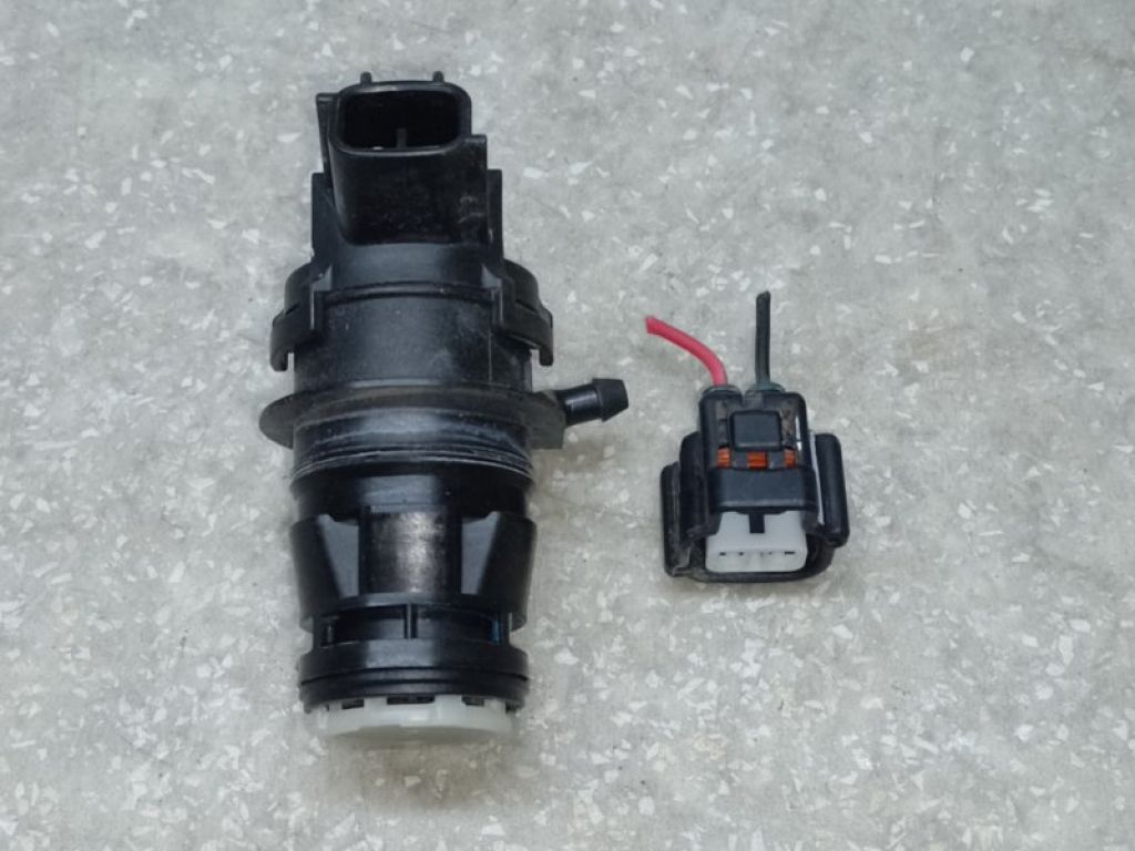85330-60190 | Насос омивача скла передн. TOYOTA CAMRY 40 06-11