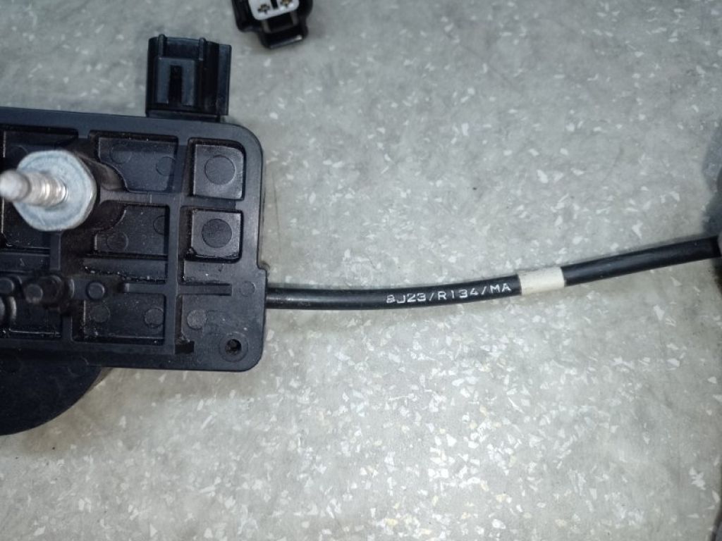 77030-06010 | Привід відкривання лючка бензобака TOYOTA CAMRY 40 06-11 - Фото 4