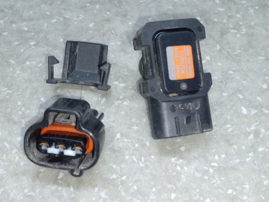 89461-48020 | Датчик тиску палива TOYOTA CAMRY 40 06-11