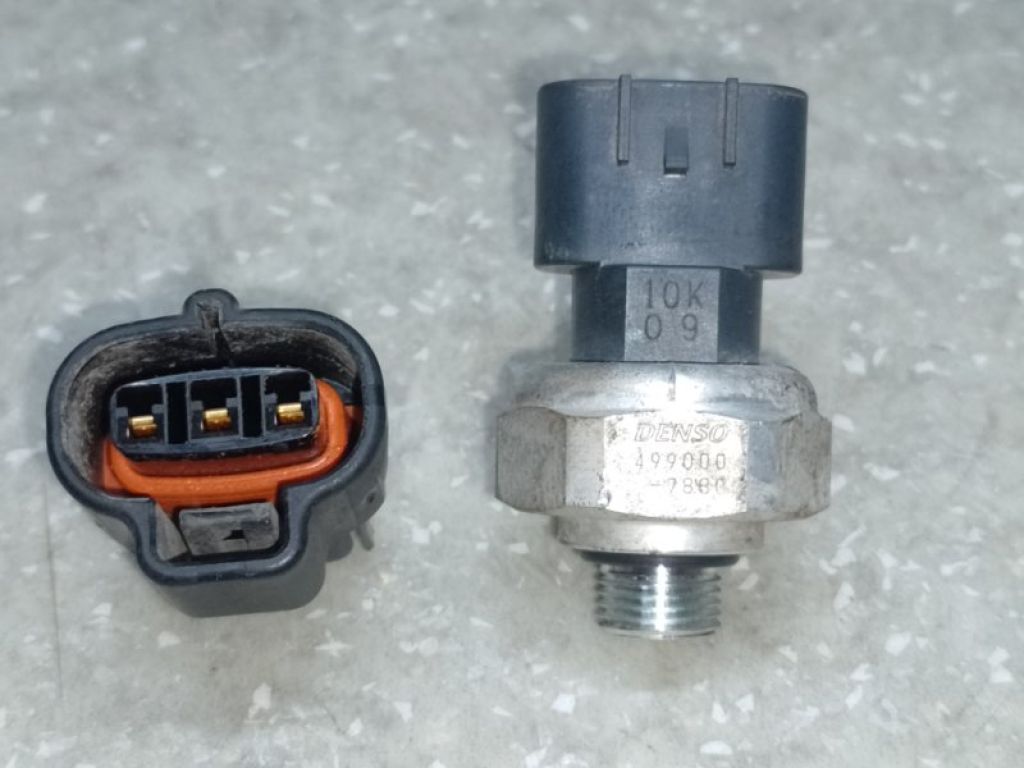 88719-33020 | Датчик тиску кондиціонера TOYOTA CAMRY 40 06-11
