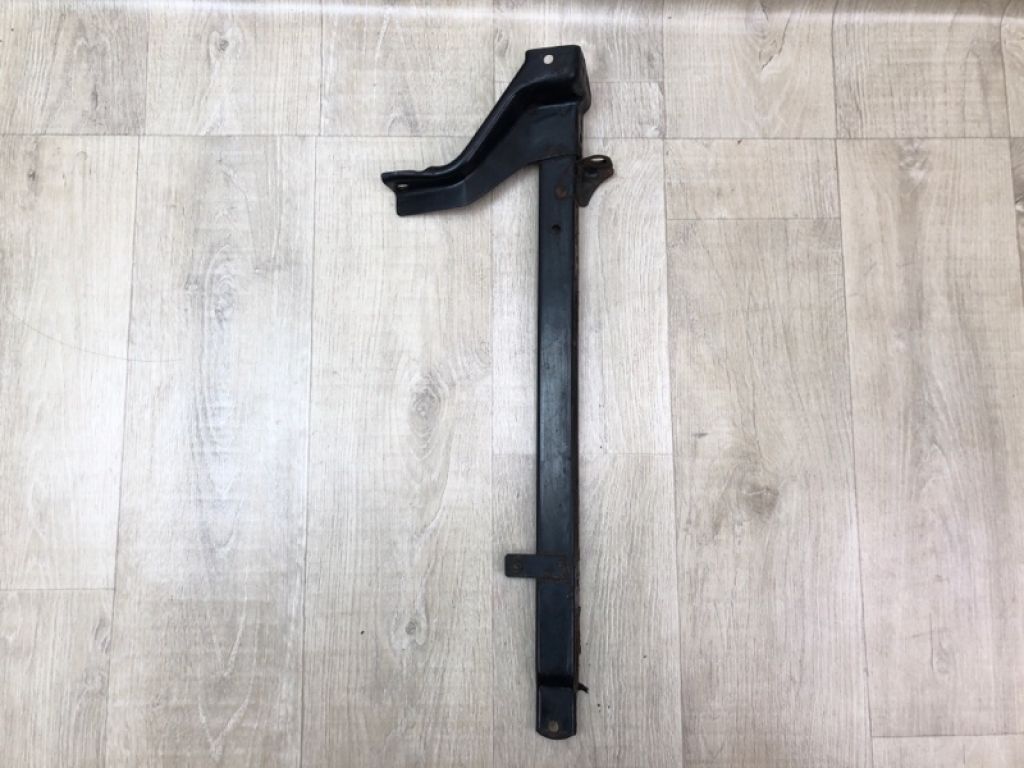 71410-65D20 | Кронштейн прав. SUZUKI GRAND VITARA XL-7 01-06