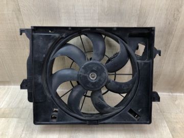 Дифузор вентилятора основного радіатора HYUNDAI VELOSTER 11-18