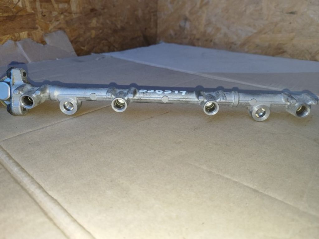 23814-28031 | Паливна рейка LEXUS HS250H (ANF10) 09-12 - Фото 4