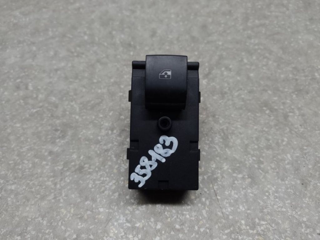 20933566 | Кнопка стеклоподъемника задн. CHEVROLET EQUINOX 09-17