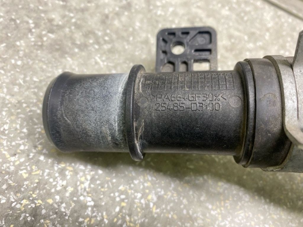 25411-D3700 | Патрубок системи охолодження HYUNDAI TUCSON TL 15-20 - Фото 3