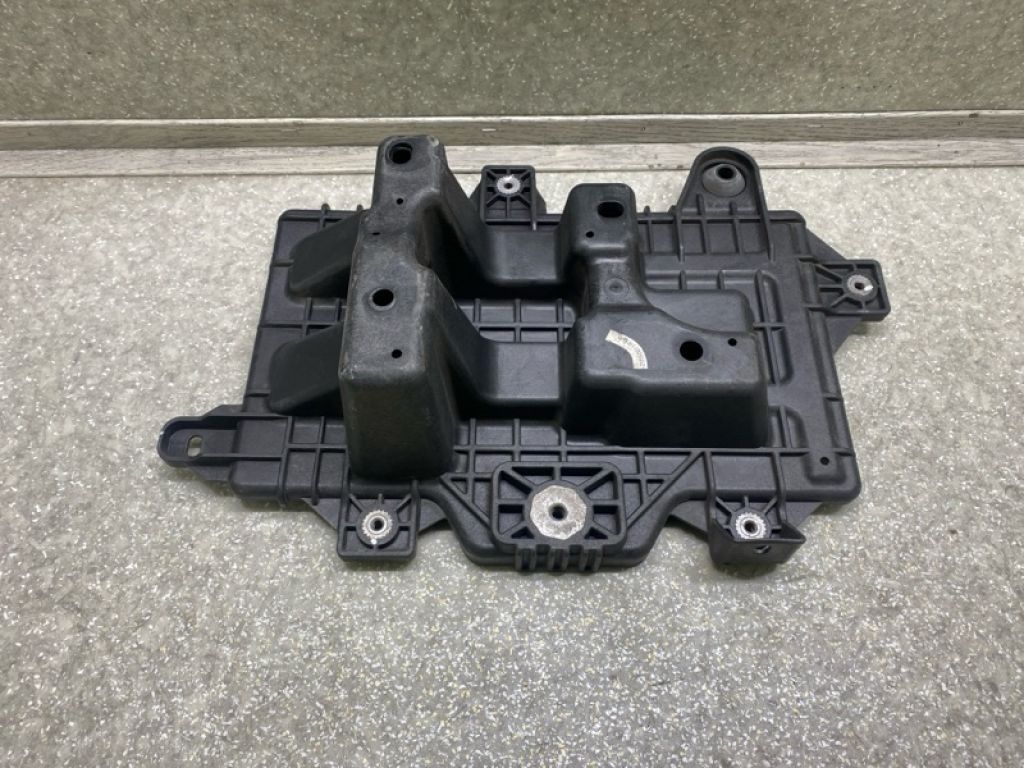 37150-D3200 | Полиця акумулятора HYUNDAI TUCSON TL 15-20