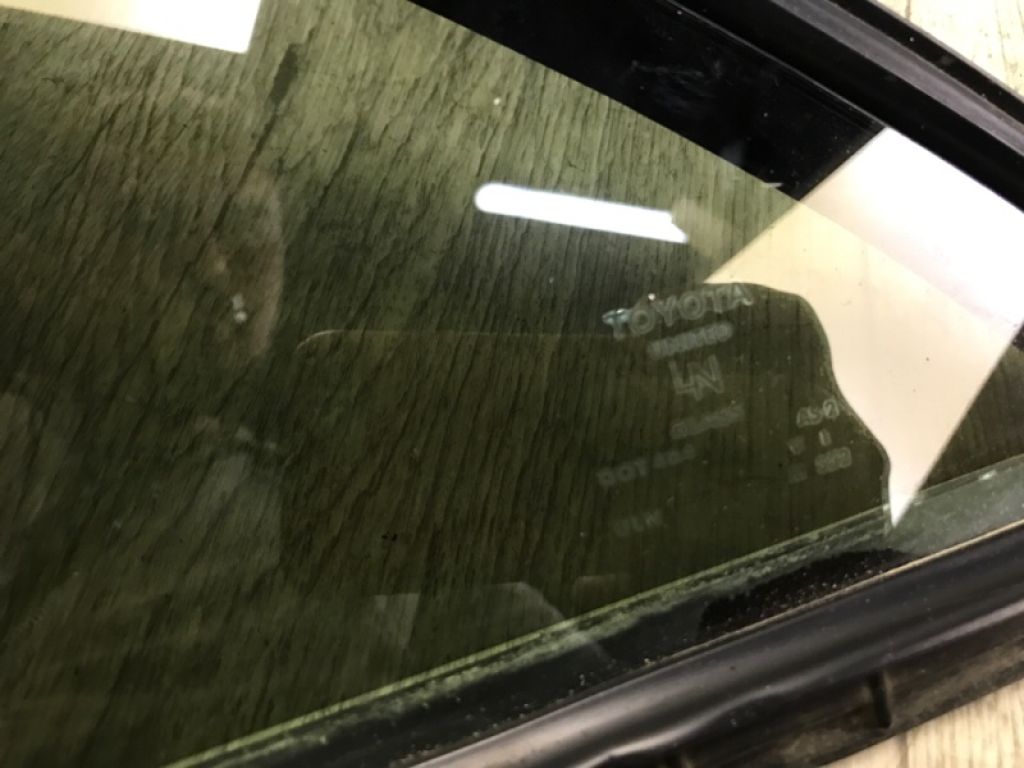 6812406050 | Скло дверей глухе задн. лів. TOYOTA CAMRY 40 06-11 - Фото 3