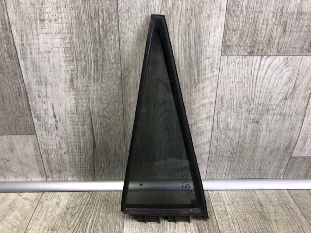 6812442110 | Скло дверей глухе задн. лів. TOYOTA RAV4 05-12