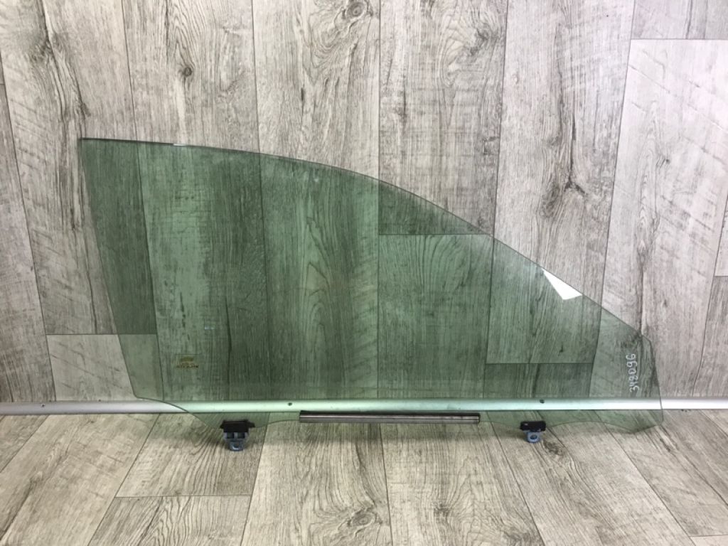 6810133150 | Скло дверей передн. прав. LEXUS ES350 06-12