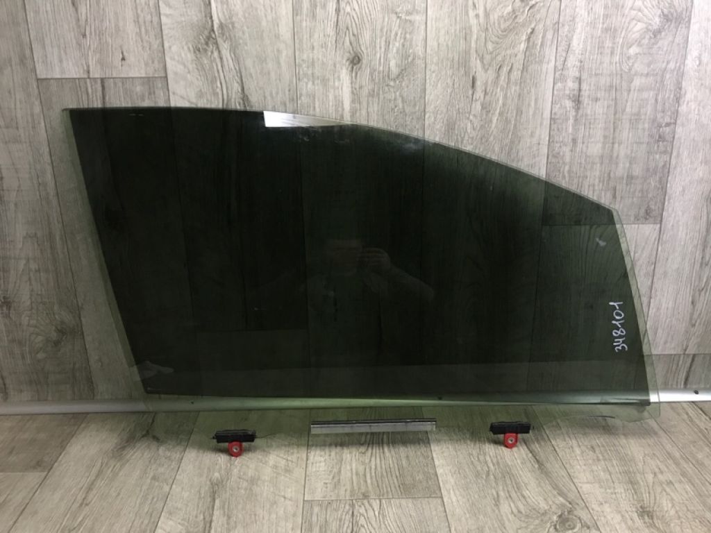 68101-47200 | Скло дверей передн. прав. TOYOTA PRIUS 16-
