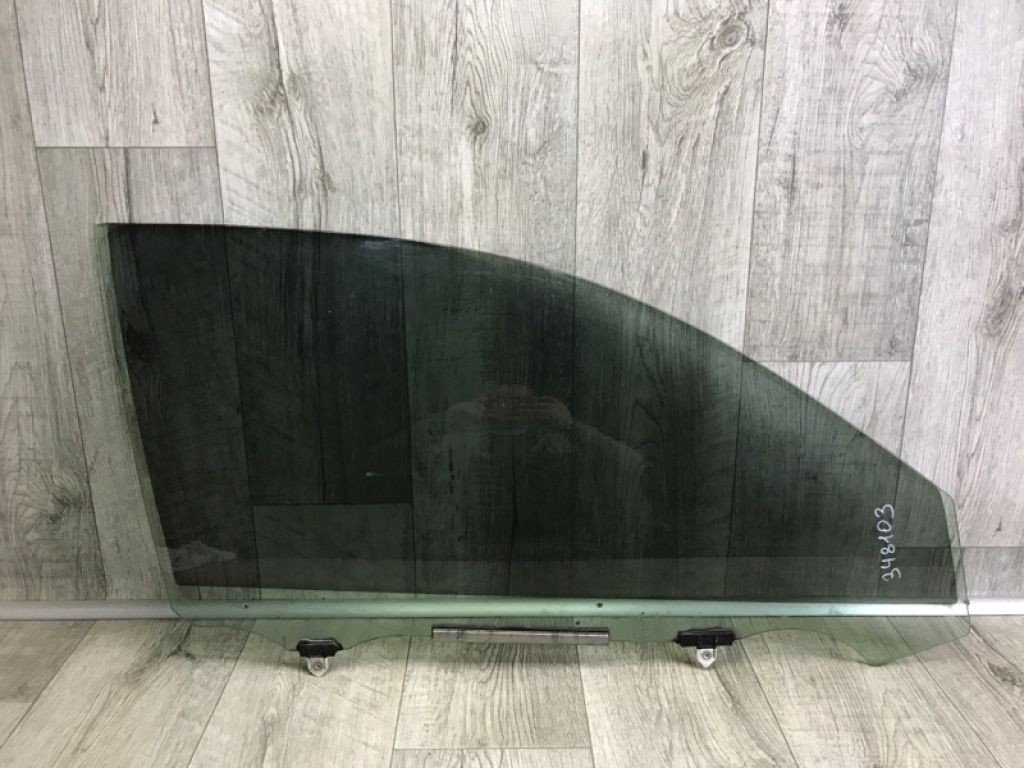 6810176010 | Скло дверей передн. прав. LEXUS CT200 11-17