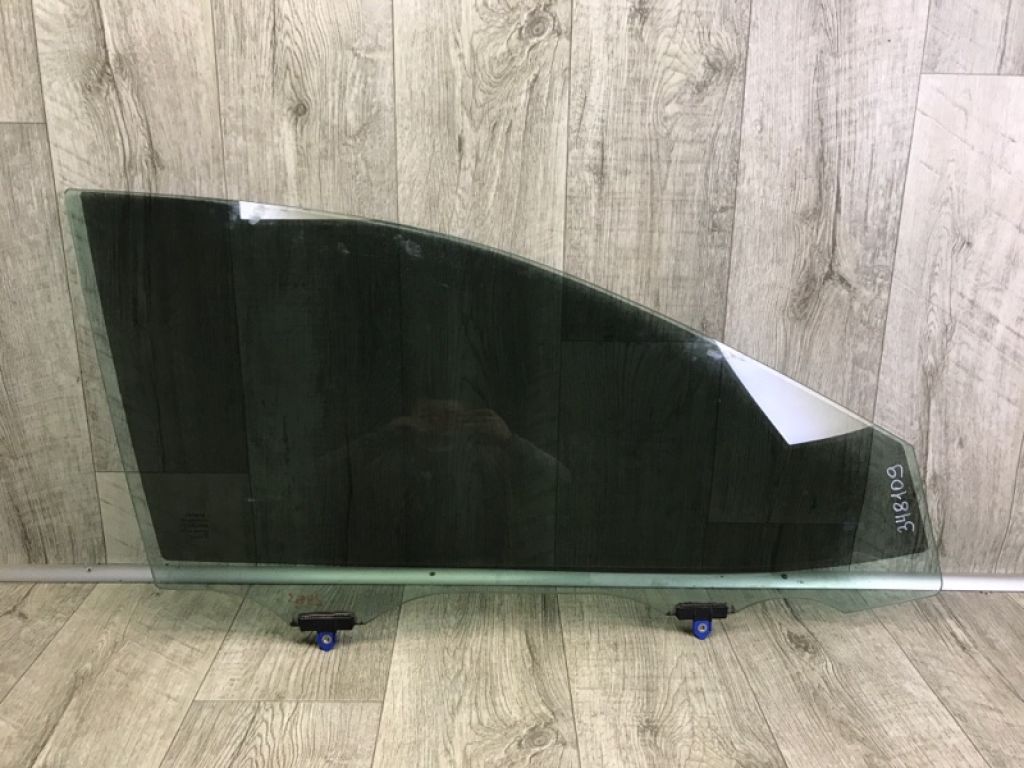 6810106340 | Скло дверей передн. прав. TOYOTA CAMRY 70 17-