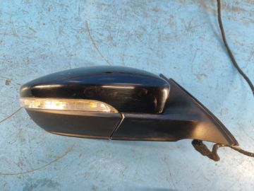 Дзеркало прав. VOLKSWAGEN PASSAT B8 14-