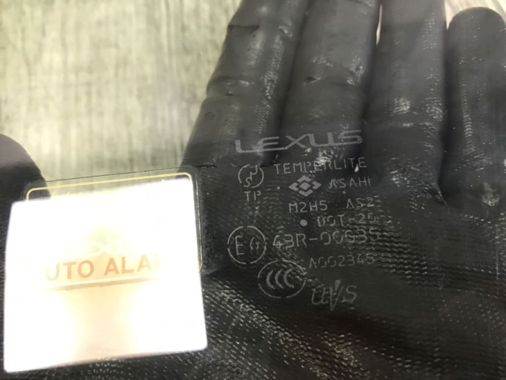 6810233150 | Скло дверей передн. лів. LEXUS ES350 06-12 - Фото 2