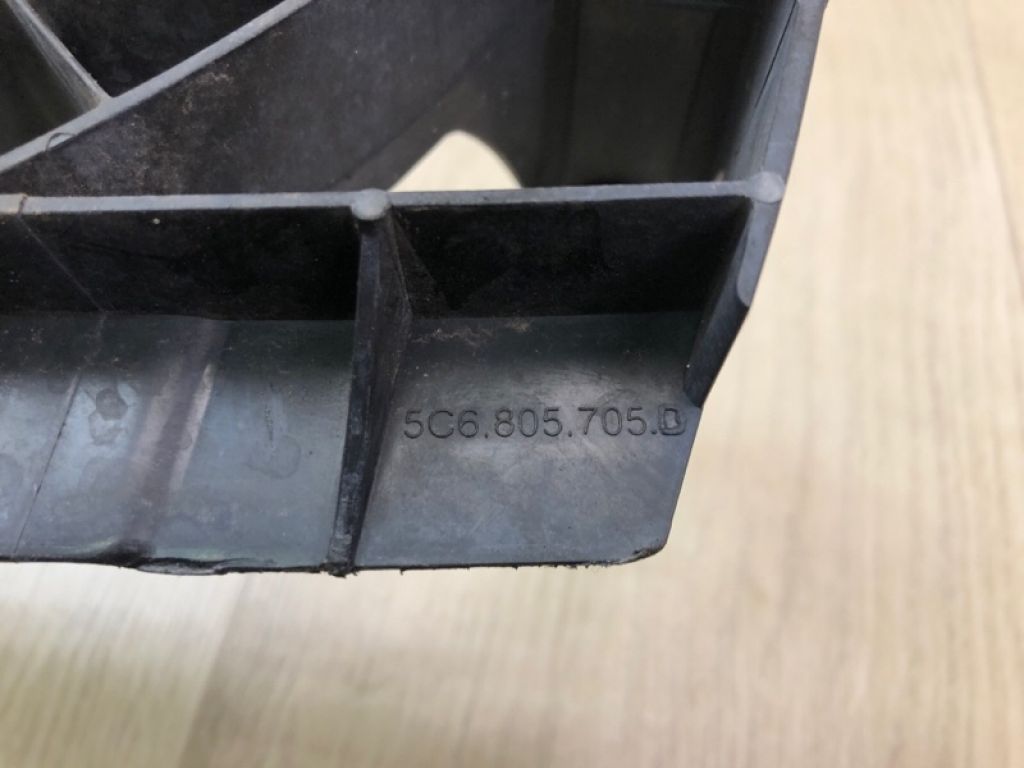 5C6805705D | Кронштейн решітки радіатора VOLKSWAGEN JETTA USA 10-17 - Фото 8