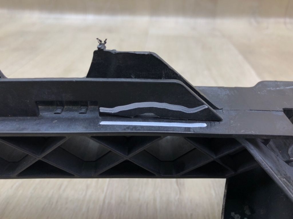 5C6805705D | Кронштейн решітки радіатора VOLKSWAGEN JETTA USA 10-17 - Фото 9