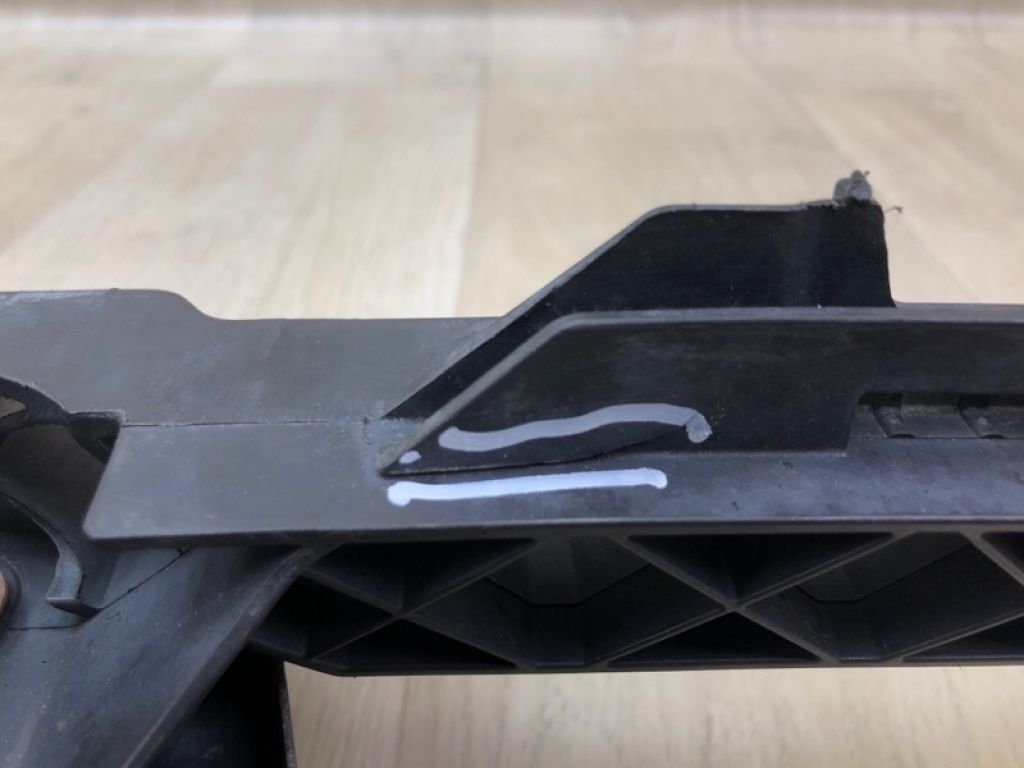 5C6805705D | Кронштейн решітки радіатора VOLKSWAGEN JETTA USA 10-17 - Фото 10