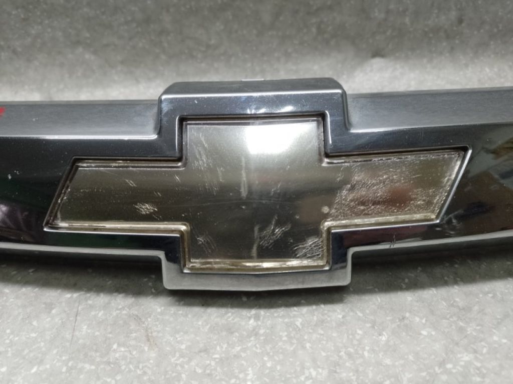 19120528 | Накладка (молдинг) решетки радиатора CHEVROLET EQUINOX 04-09 - Фото 6