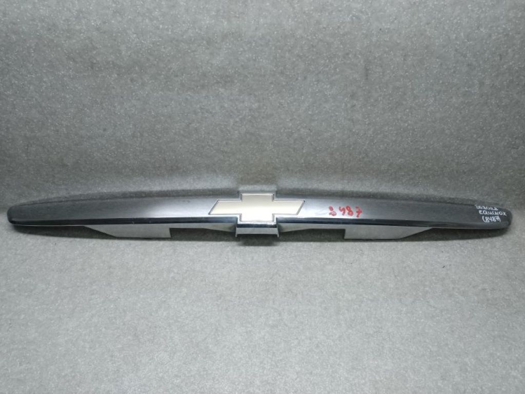 05490789 | Панель подсветки номера CHEVROLET EQUINOX 04-09