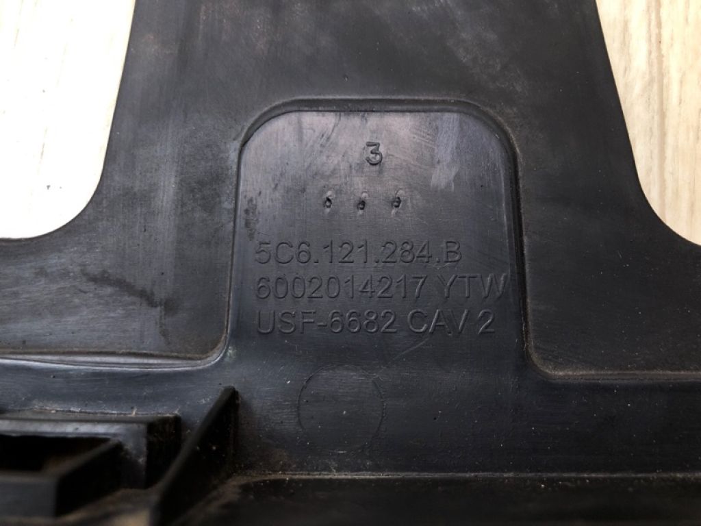 5C6121284B | Дефлектор радіатора прав. VOLKSWAGEN JETTA USA 10-17 - Фото 6