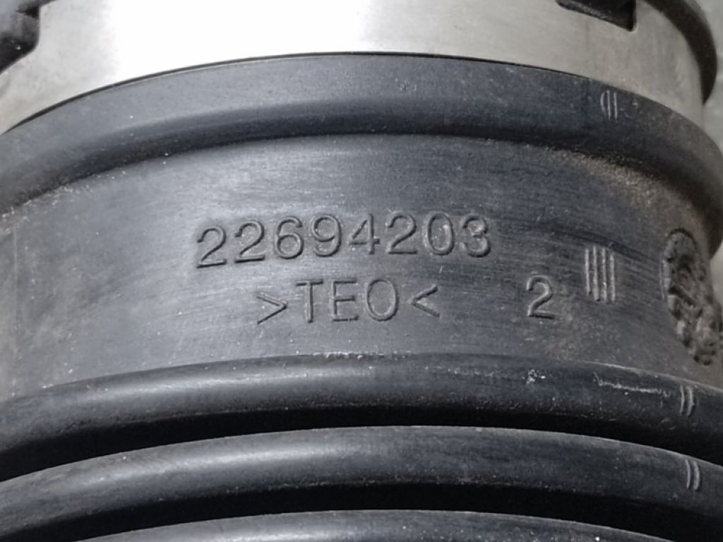 22694203 | патрубок повітряного фільтра CHEVROLET EQUINOX 04-09 - Фото 3