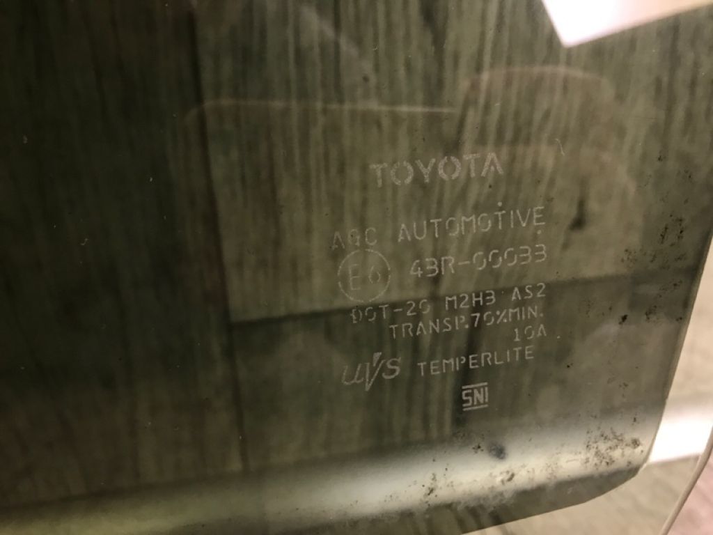 68102-47200 | Скло дверей передн. лів. TOYOTA PRIUS 16- - Фото 2