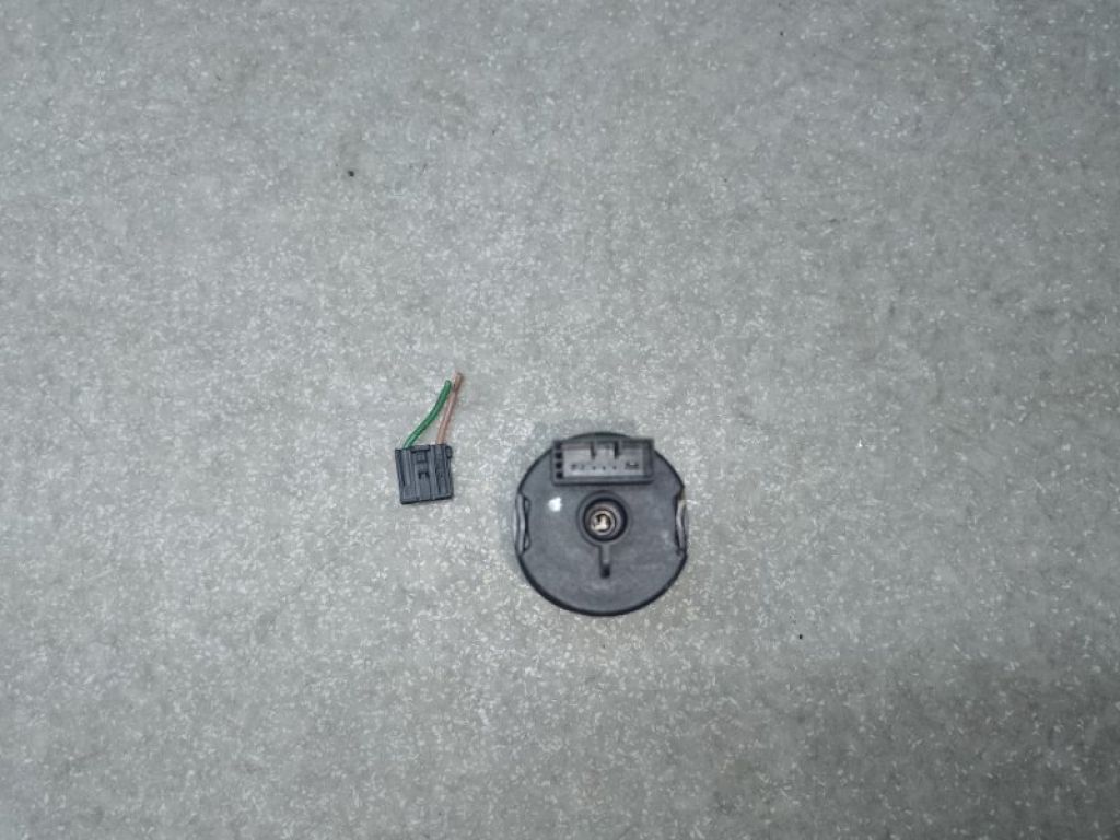 13578630 | Моторчик регулировки сиденья передн. лев. CHEVROLET EQUINOX 09-17 - Фото 2