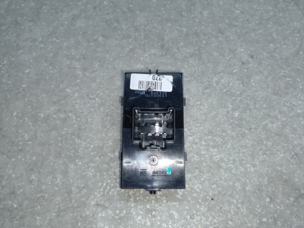 13305370 | Кнопка стеклоподъемника передн. прав. CHEVROLET EQUINOX 09-17 - Фото 2