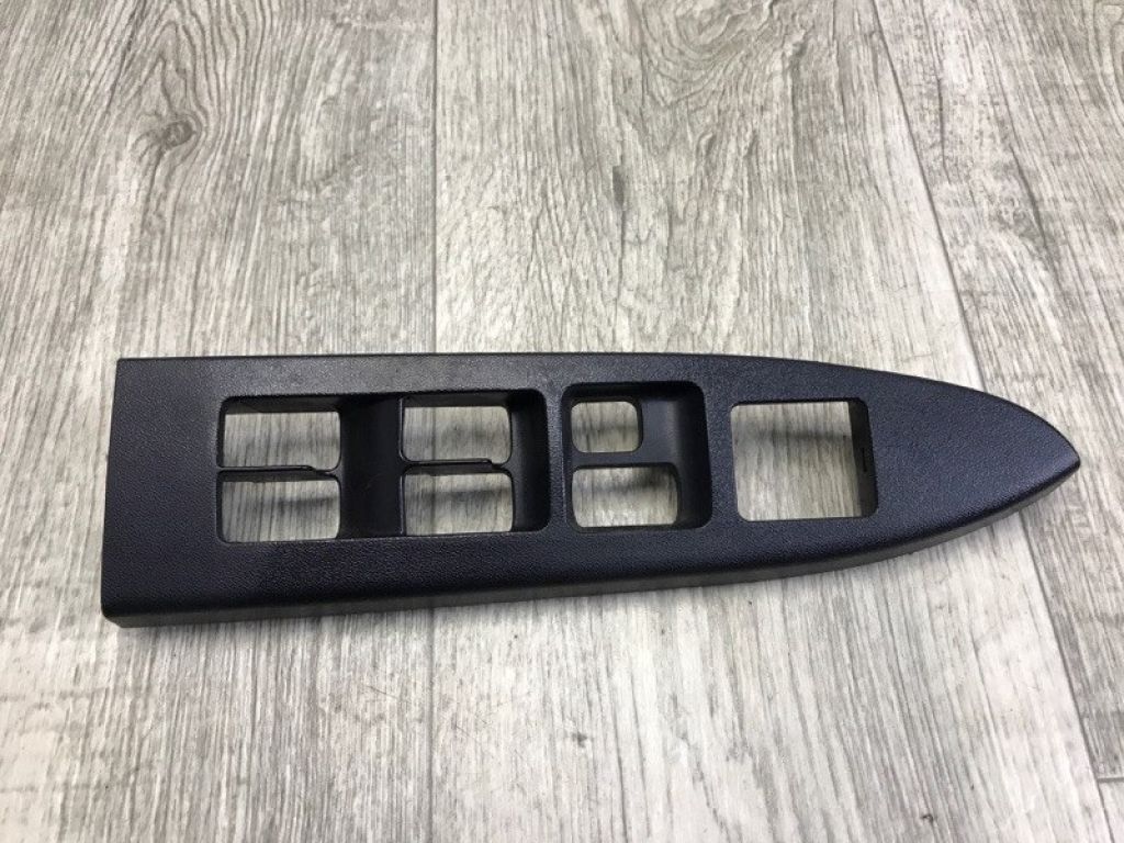 7221A577XA | Накладка кнопок склопідйомника передн. лів. MITSUBISHI GALANT 03-12