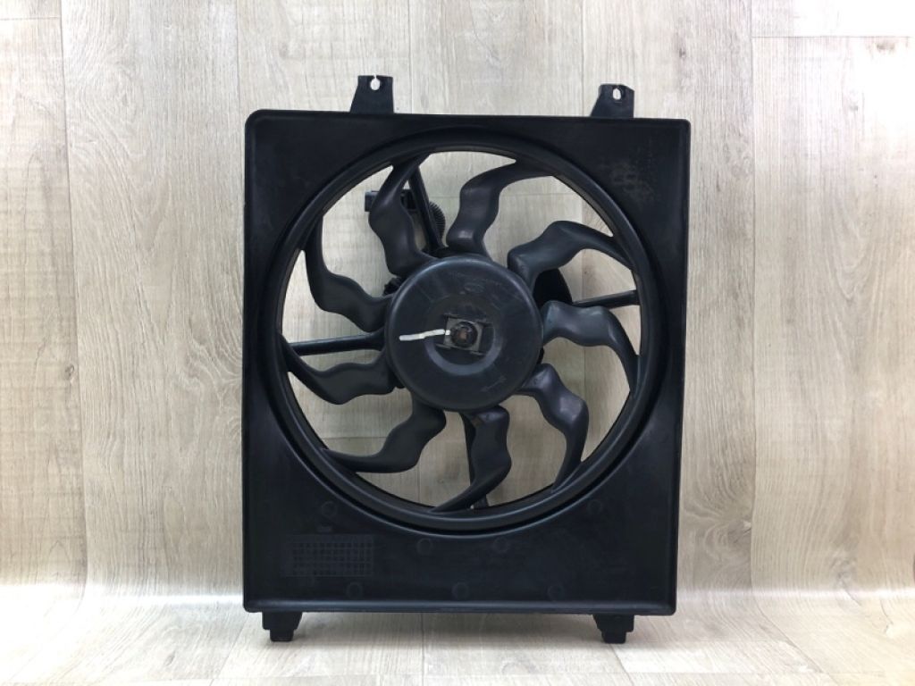 977302B100 | Вентилятор основного радиатора HYUNDAI SANTA FE (CM) 05-12