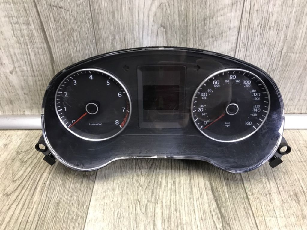 5C6 920 952 B | Панель приладів VOLKSWAGEN JETTA USA 10-17