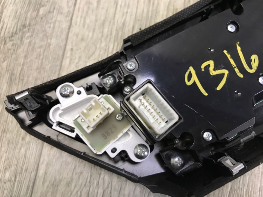 28395-3KA0A | Блок керування мультимедіа NISSAN PATHFINDER R52 12-21 - Фото 5