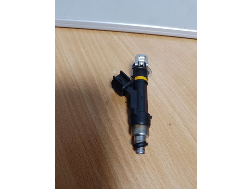 L3G5-13-250 | Форсунка топливная MAZDA 3 BK 03-08