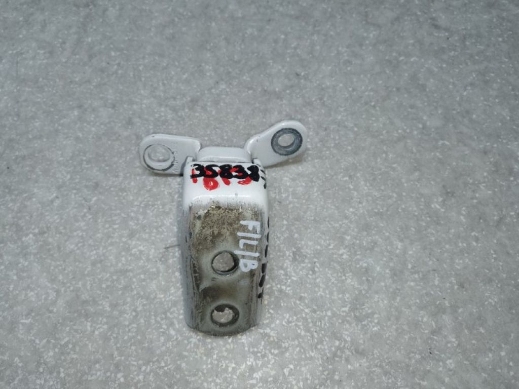 67450-TX4-H02ZZ | Петля двери верхняя передн. лев. ACURA MDX (YD3) 13-21