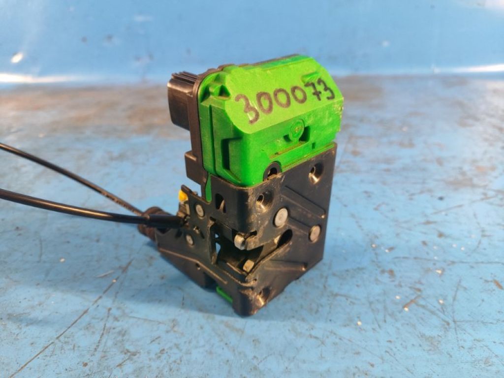 30699748 | Замок двері передн. прав. VOLVO XC90 02–16