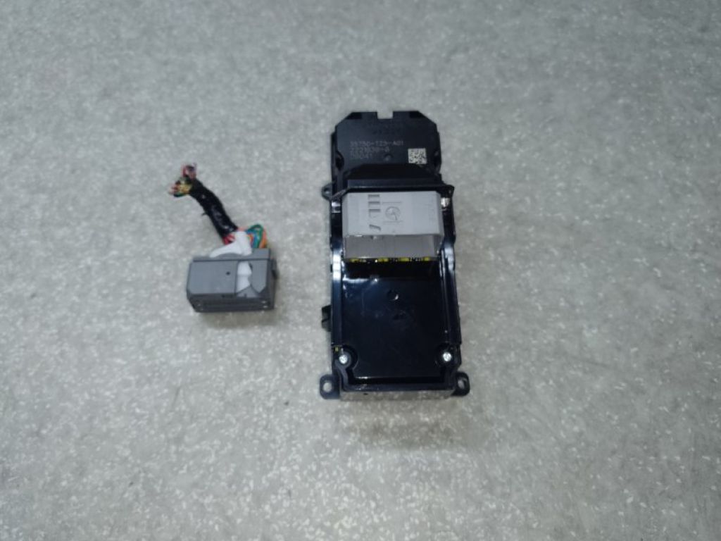 35750-TZ5-A01 | Блок керування склопідіймачами ACURA MDX (YD3) 13-21 - Фото 2