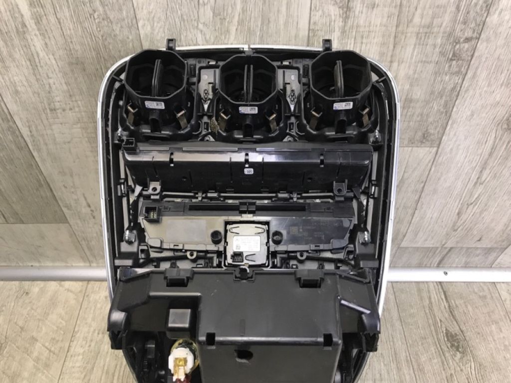 A 205 680 03 05 | Консоль центральна MERCEDES C-CLASS A205 16-21 - Фото 9