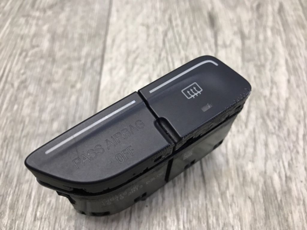 CP9Z-10A936-A | Кнопка обогрева заднего стекла FORD FOCUS 10-18 - Фото 3