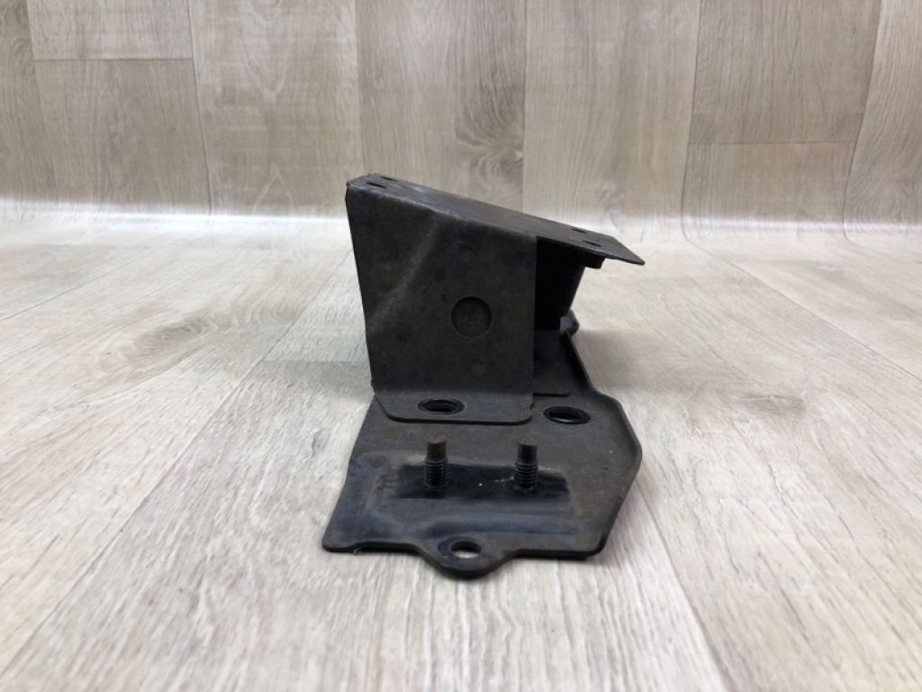 62211CG000 | Кронштейн підсилювача переднього бампера лів. INFINITI FX S50 03-08 - Фото 2