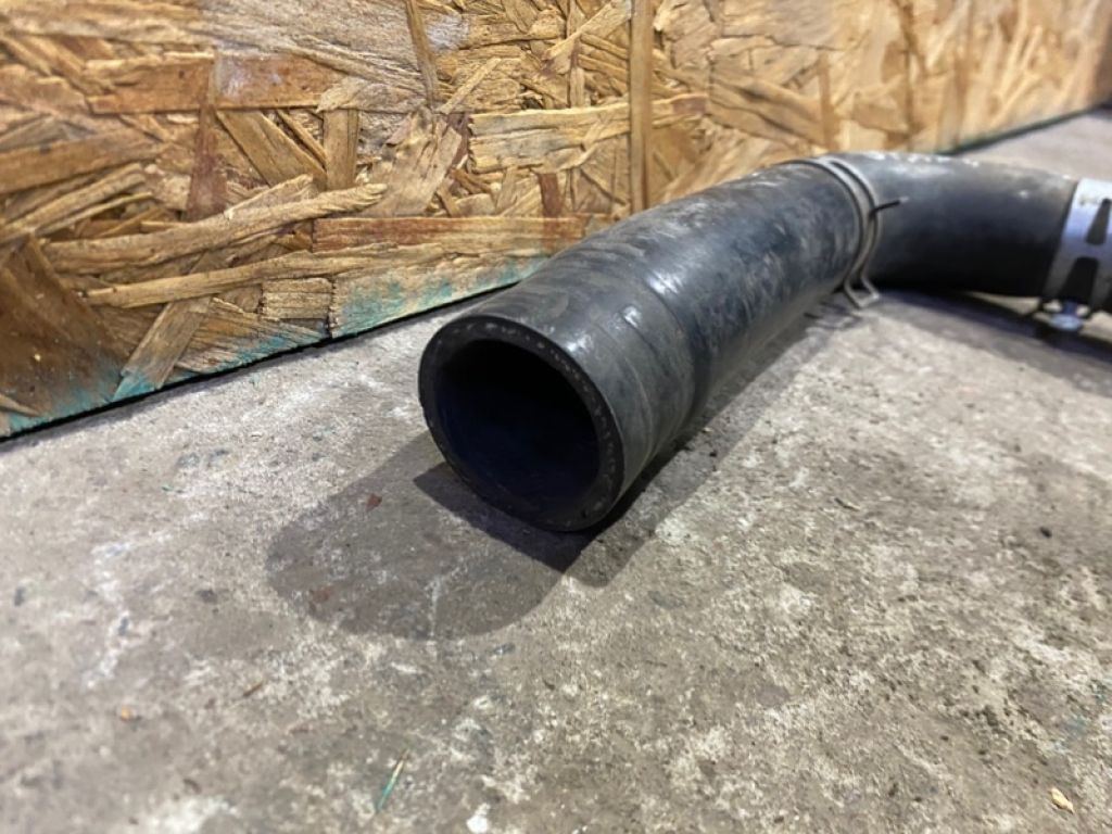 Патрубок системи охолодження SUZUKI GRAND VITARA 05-15 - Фото 4